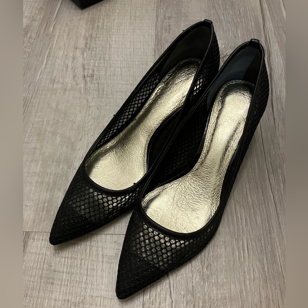 Adrianna Papell - Black Stilettos - low Heel - size 6M